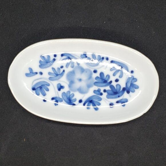 Porcelain Vintage Blue White Owl Salt and Pepper Shaker Set with Tray - Picture 3 of 11